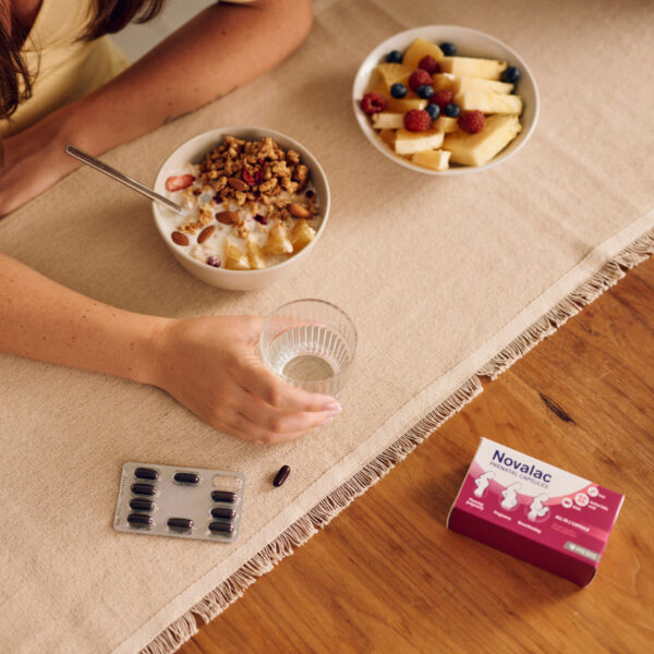 Zdrav doručak s vitaminima i čašom vode